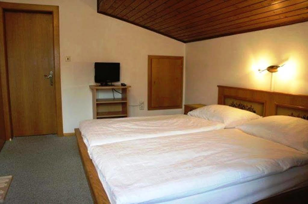 Privatzimmer Eva Leitgeb Bed & Breakfast Faistenau Exterior foto
